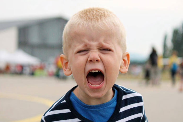 دلایل جیغ زدن در کودکان اوتیسم