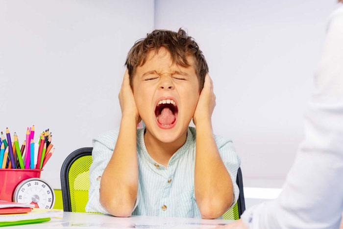 دلایل جیغ زدن در کودکان اوتیسم