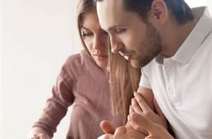 اوتیسم پنهان چیست؟ علائم اوتیسم پنهان در بزرگسالان و روش تشخیص