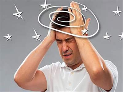 علت سرگیجه هنگام بلند شدن و دراز کشیدن چیست