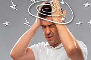 علت سرگیجه هنگام بلند شدن و دراز کشیدن چیست