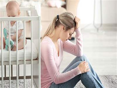 افسردگی بعد از زایمان چیست و چرا ایجاد می‌شود