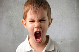 علت جیغ زدن کودک اوتیسم